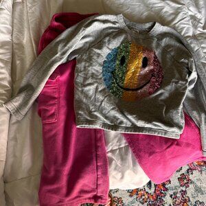 Gap Girls Size Small 6-7 Outfit - Smiley Crewneck Sweatshirt - Pink Cargo Sweats